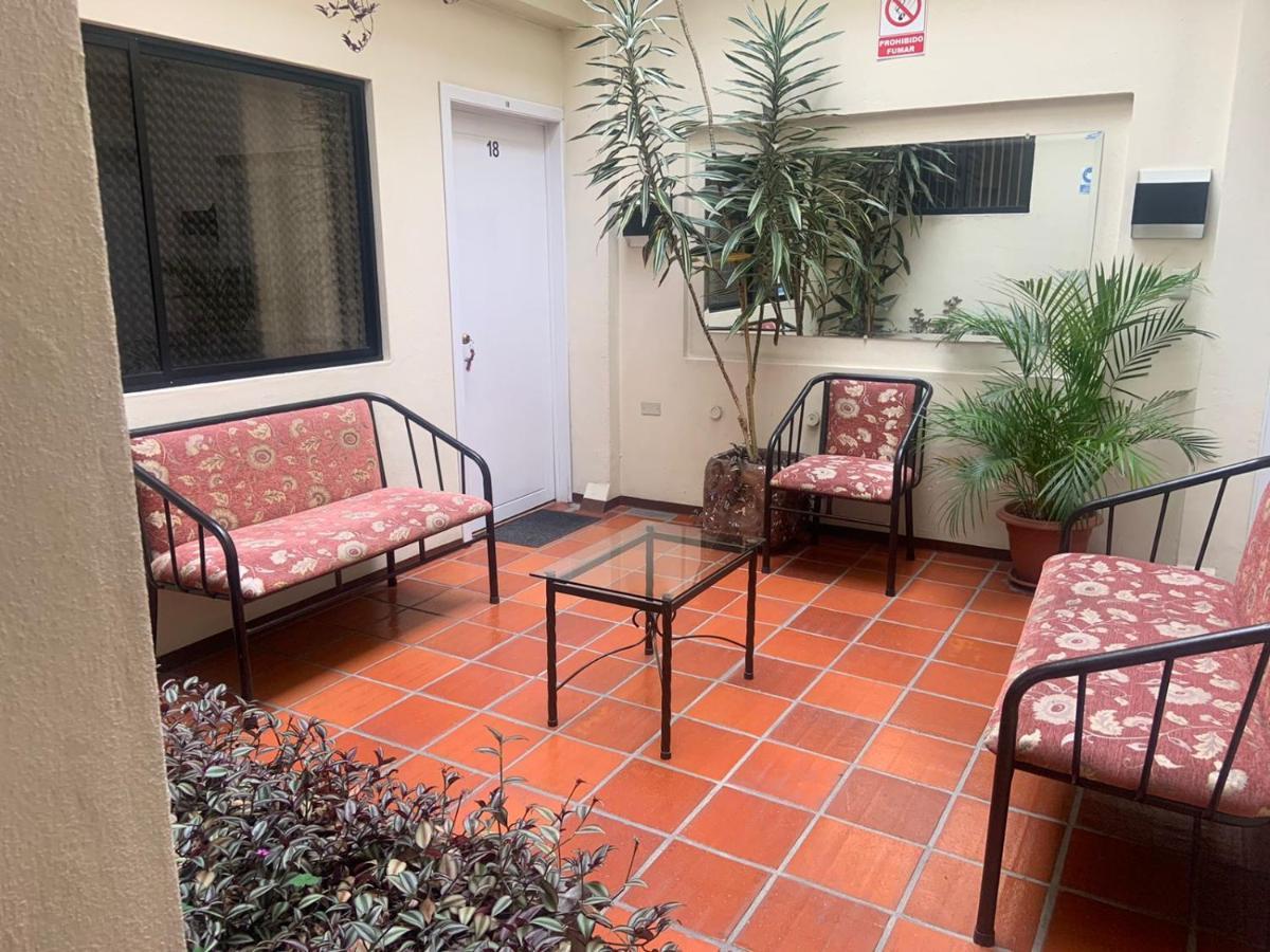 Hotel Mariscal Inn & Suite Куенка Екстер'єр фото