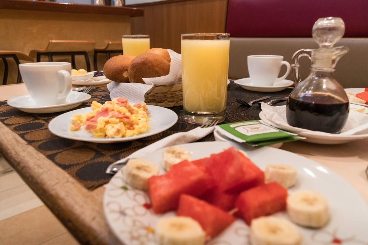 Hotel Mariscal Inn & Suite Куенка Екстер'єр фото