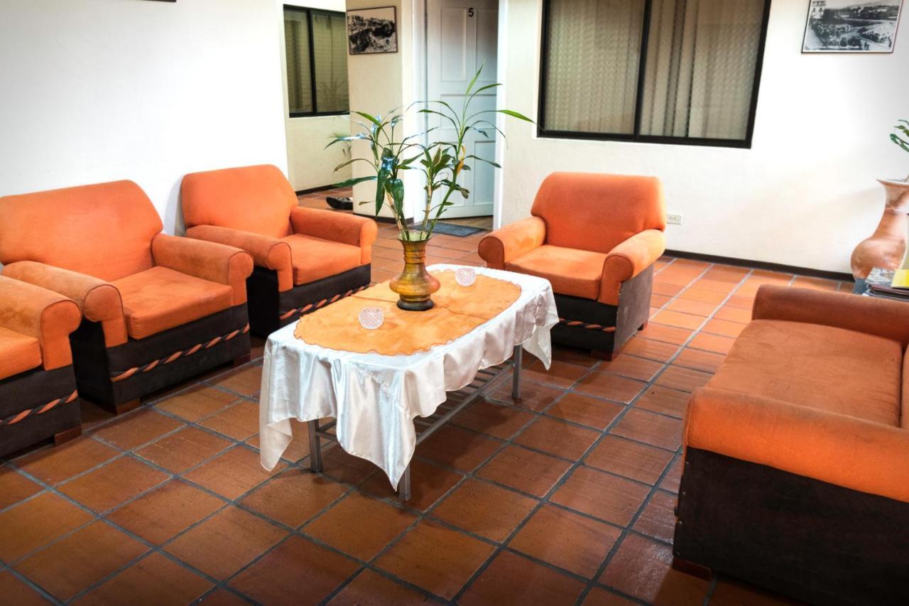 Hotel Mariscal Inn & Suite Куенка Екстер'єр фото