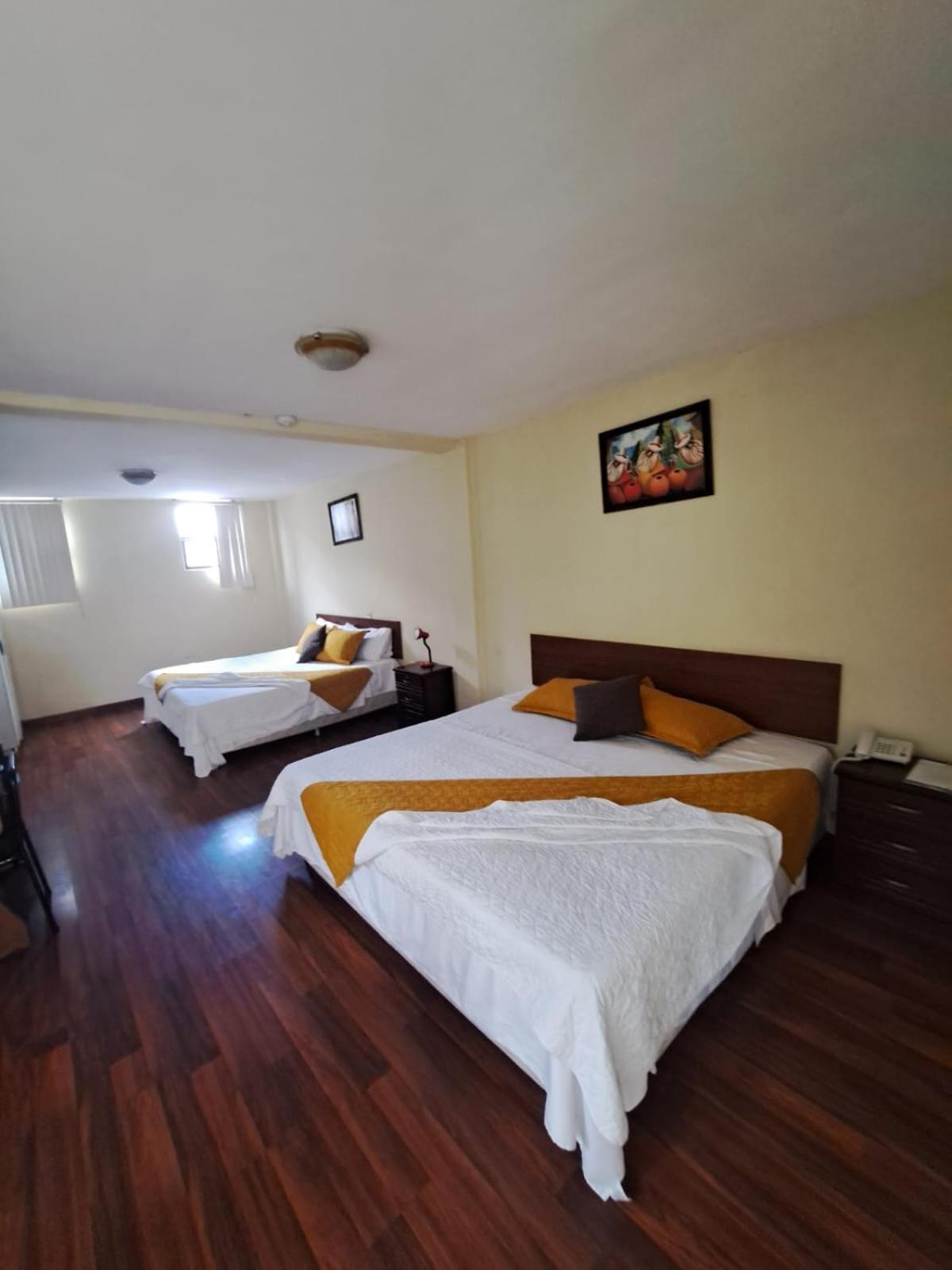 Hotel Mariscal Inn & Suite Куенка Екстер'єр фото