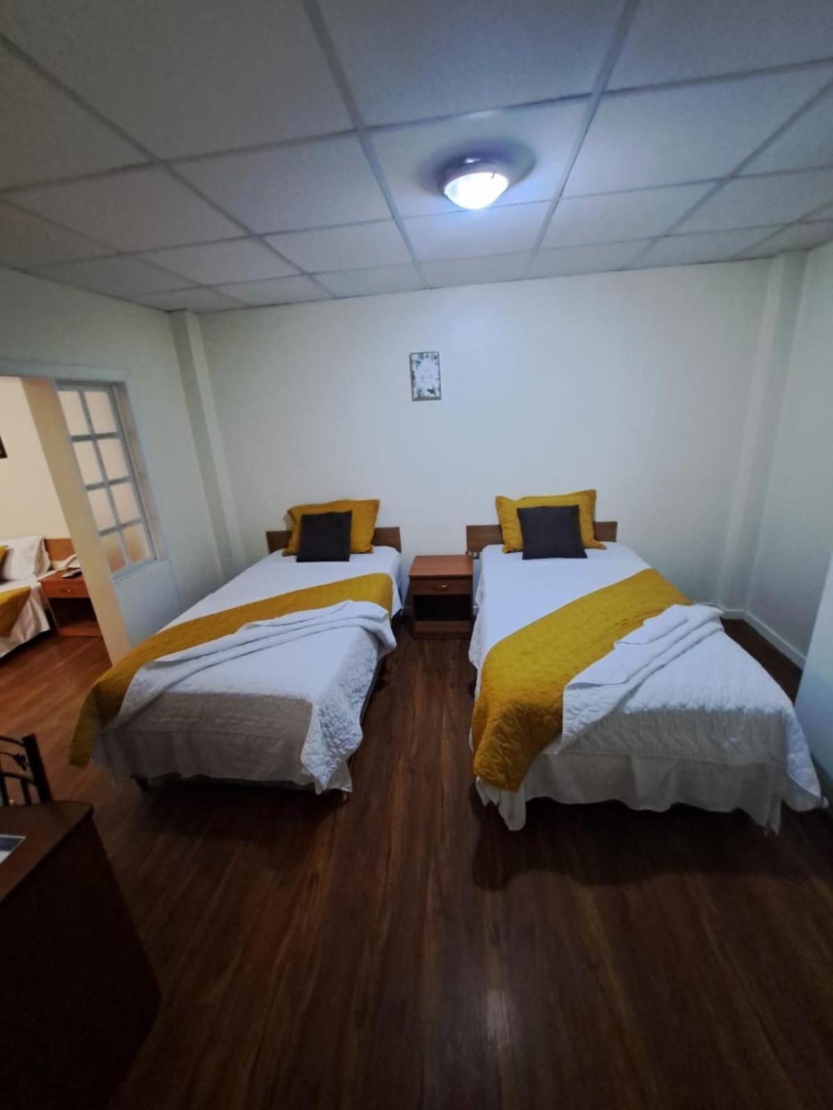 Hotel Mariscal Inn & Suite Куенка Екстер'єр фото