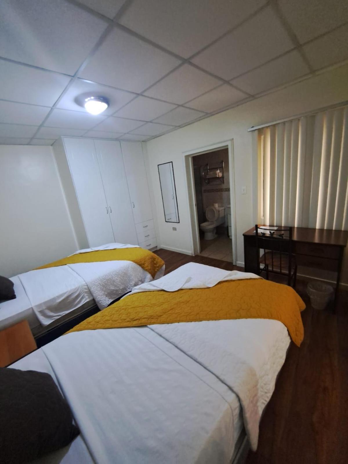 Hotel Mariscal Inn & Suite Куенка Екстер'єр фото