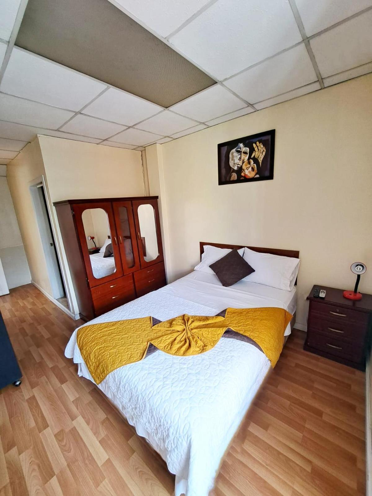 Hotel Mariscal Inn & Suite Куенка Екстер'єр фото